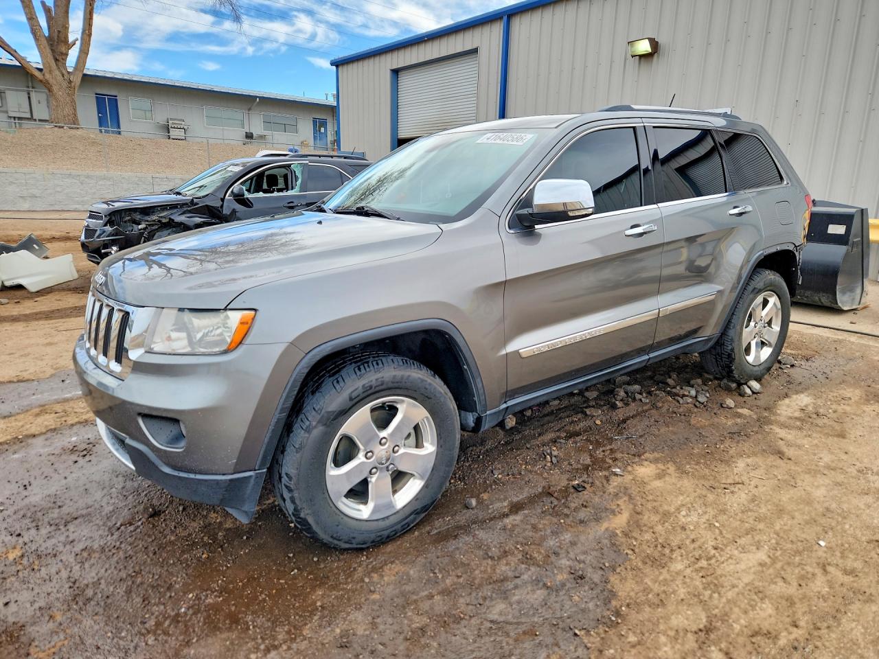 2013 Jeep Grand Cherokee Limited, VIN 1C4RJFBG6DC552981 — Rear end