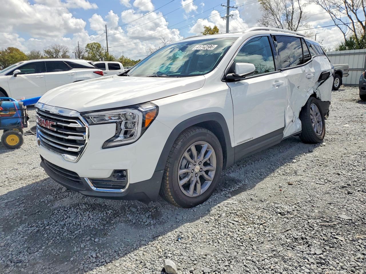 2024 GMC Terrain SLT, VIN 3GKALPEG8RL382552 — Side