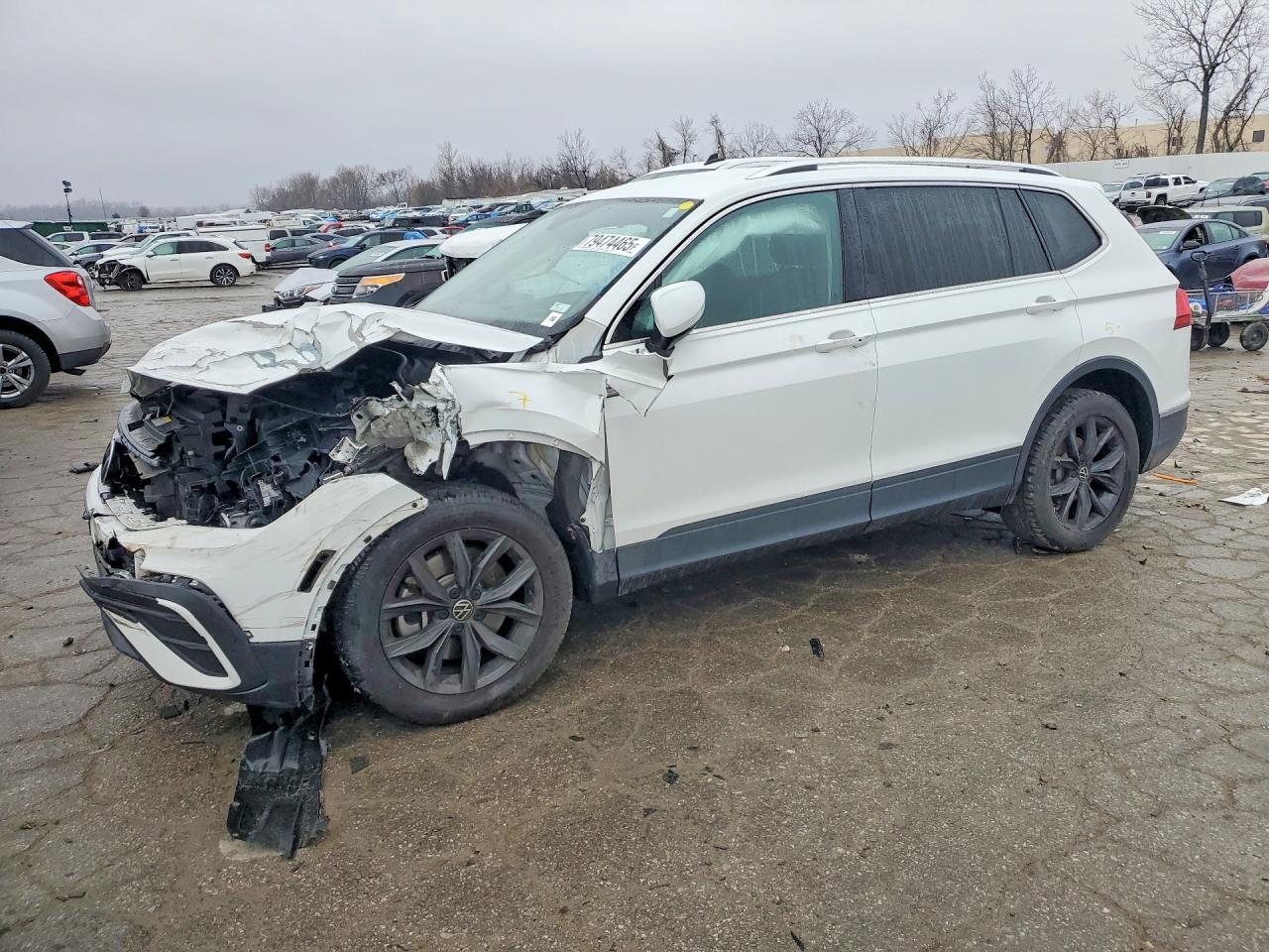 2024 Volkswagen Tiguan SE, VIN 3VV3B7AX1RM043950 — Front end