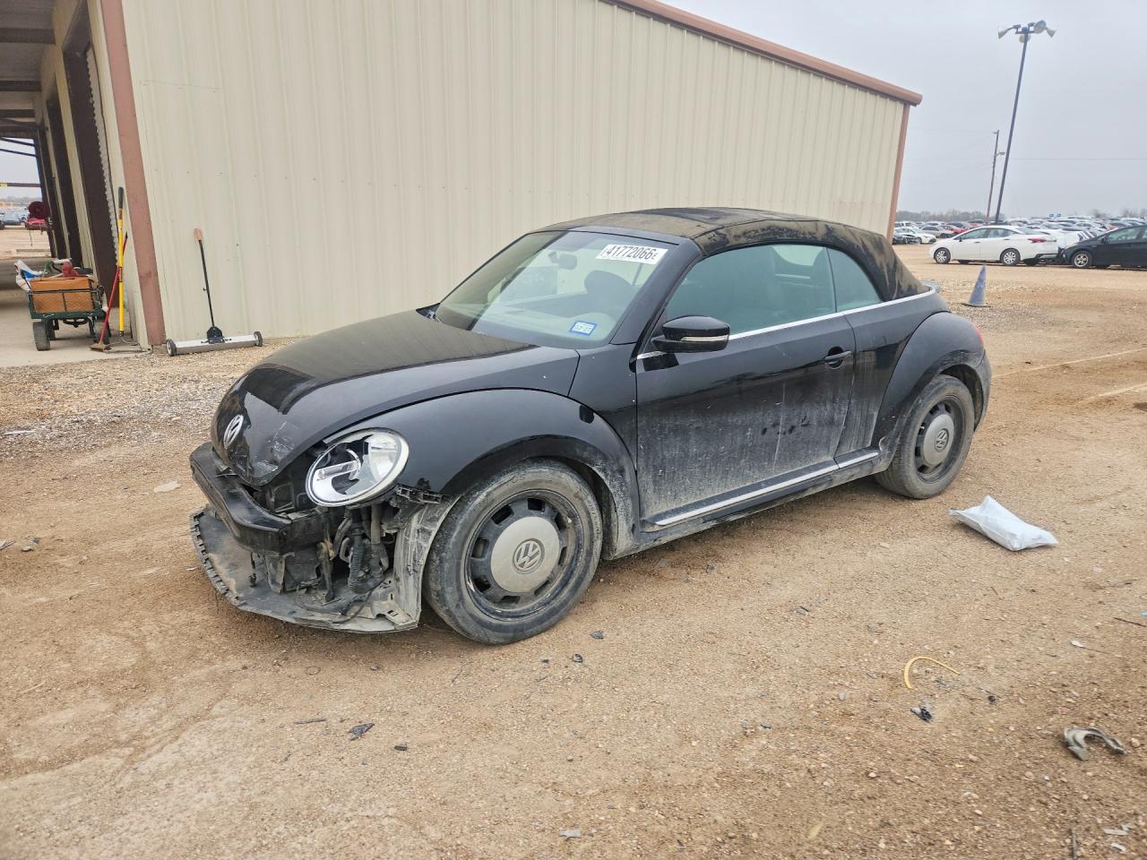 2015 Volkswagen Beetle 1.8T, VIN 3VW517AT9FM814672 — Перед