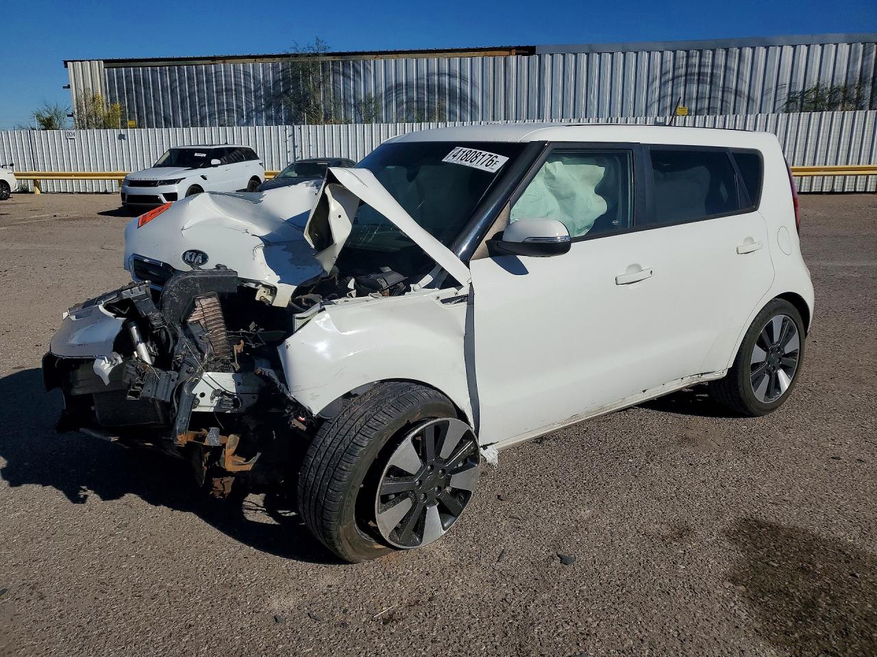 2014 Kia Soul +, VIN KNDJX3A54E7013991 — Front end