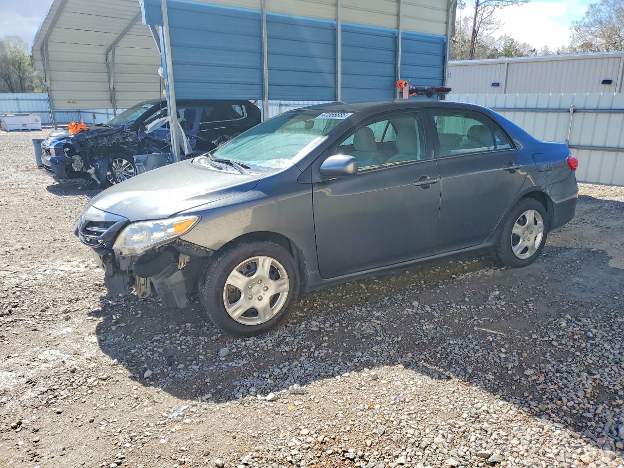 2013 Toyota Corolla LE, VIN 2T1BU4EE8DC926280 — Front end