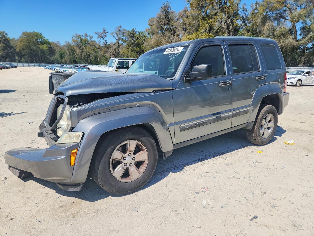 2012 Jeep Liberty Sport, VIN 1C4PJLAK5CW179568 — Перед