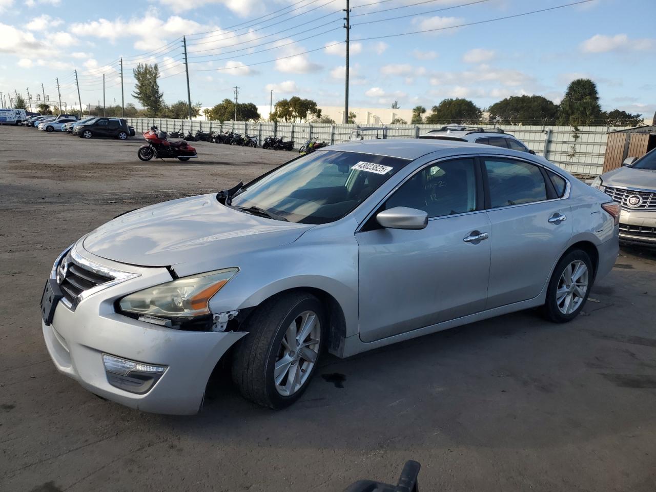 2013 Nissan Altima 2.5, VIN 1N4AL3AP5DC234895 — Front end