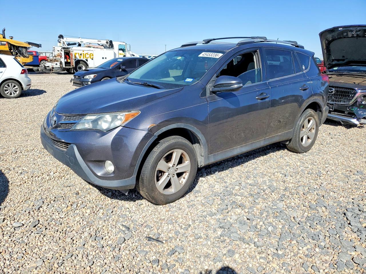 2013 Toyota RAV4 XLE, VIN 2T3WFREV4DW055568 — Front end