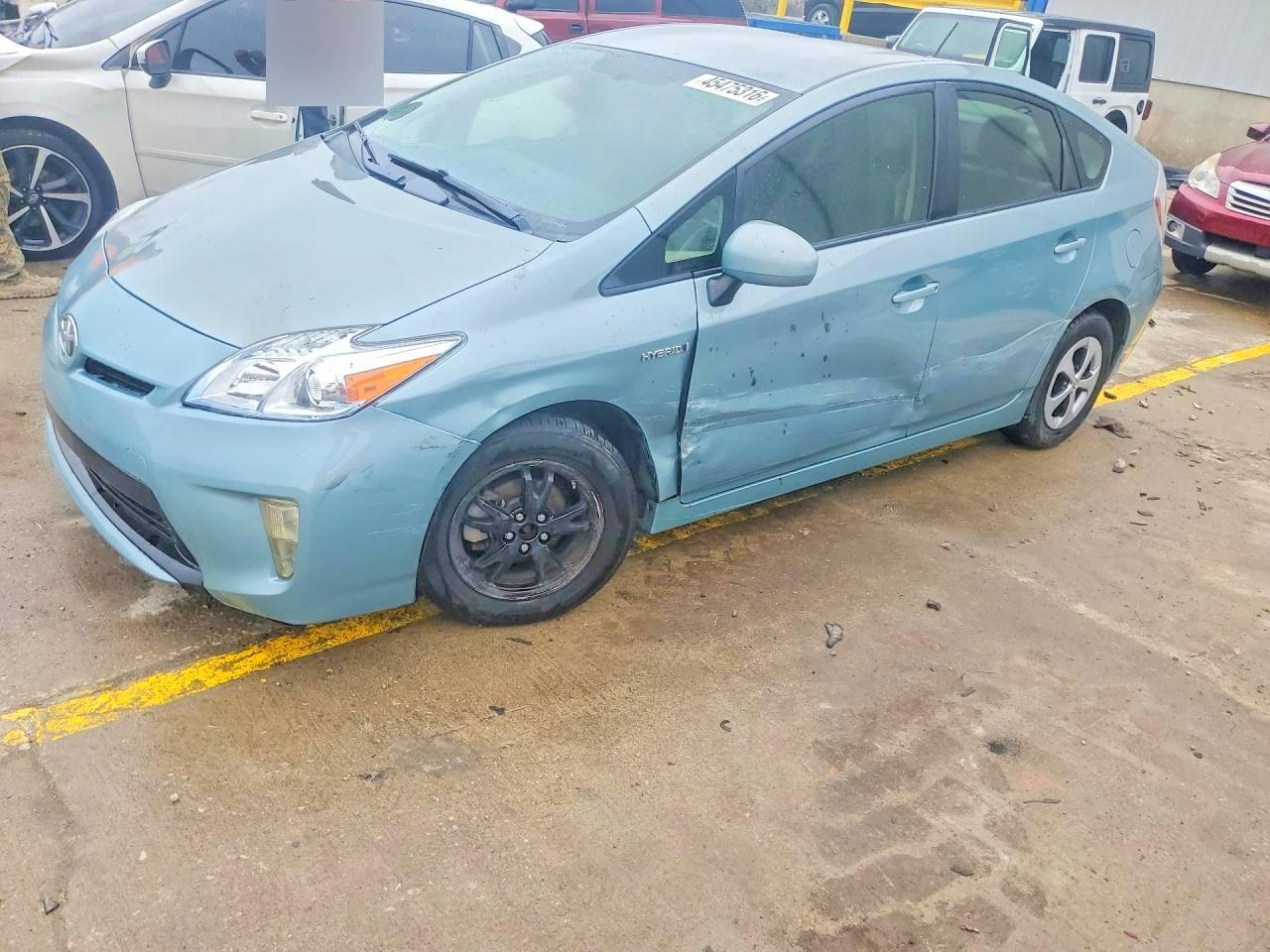 2013 Toyota Prius Two, VIN JTDKN3DU6D1637127 — Side