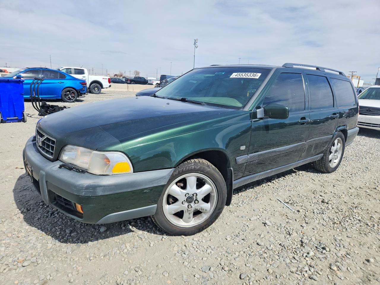 2000 Volvo V70, VIN YV1LZ56D6Y2738809 — Side