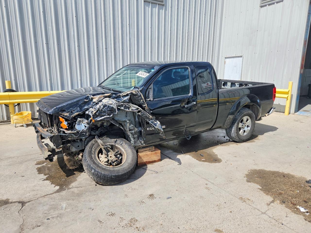2009 Suzuki Equator, VIN 5Z6BD06T09C416559 — Front end
