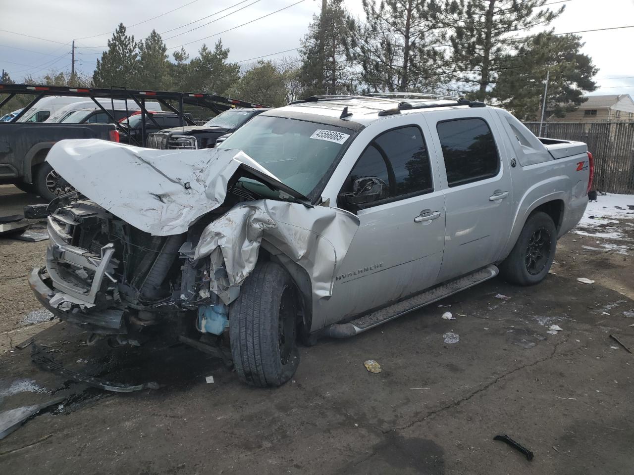 2013 Chevrolet Avalanche LT, VIN 3GNTKFE71DG151504 — Front end