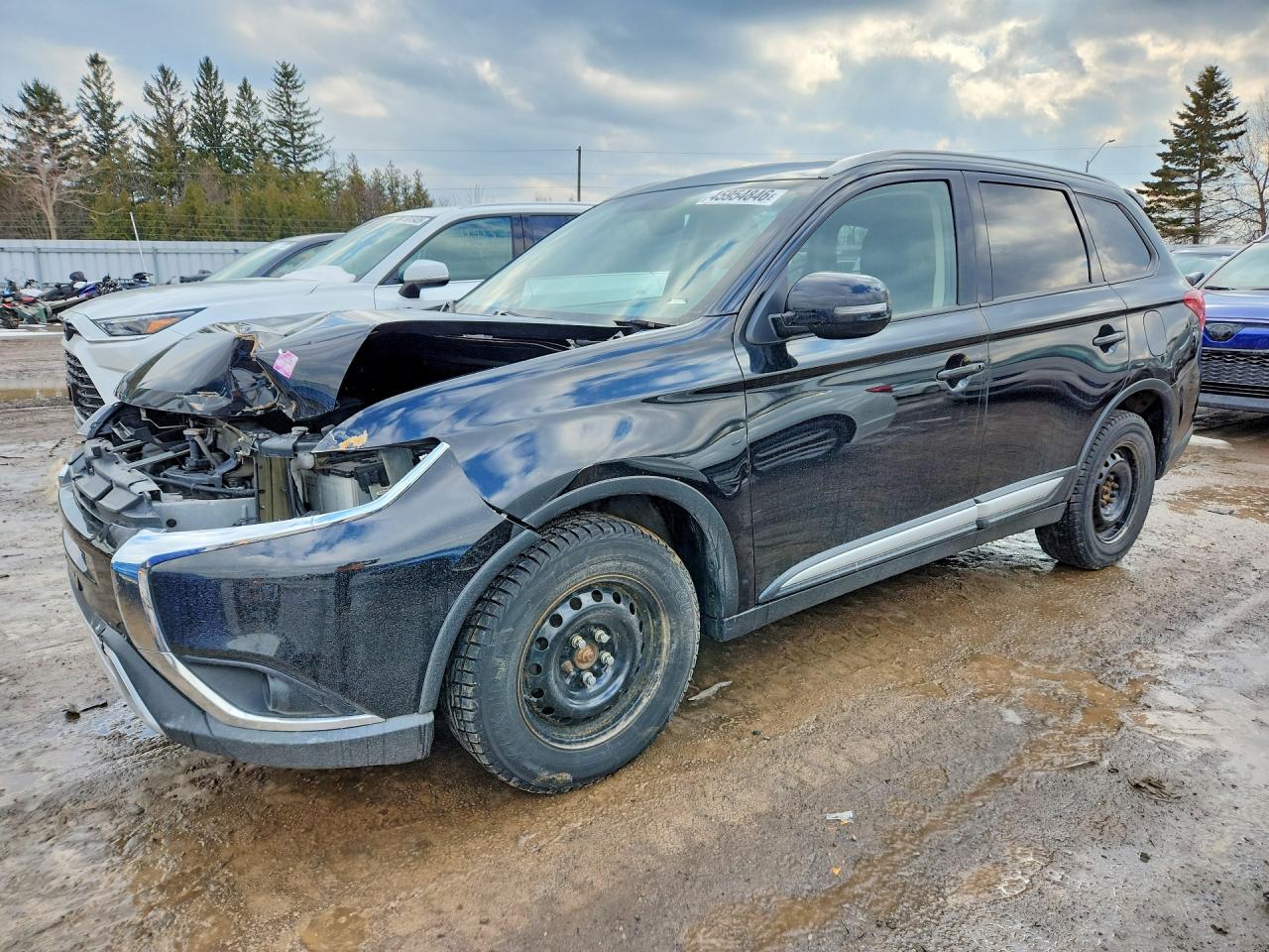 2019 Mitsubishi Outlander ES, VIN JA4AZ2A36KJ600382 — Перед