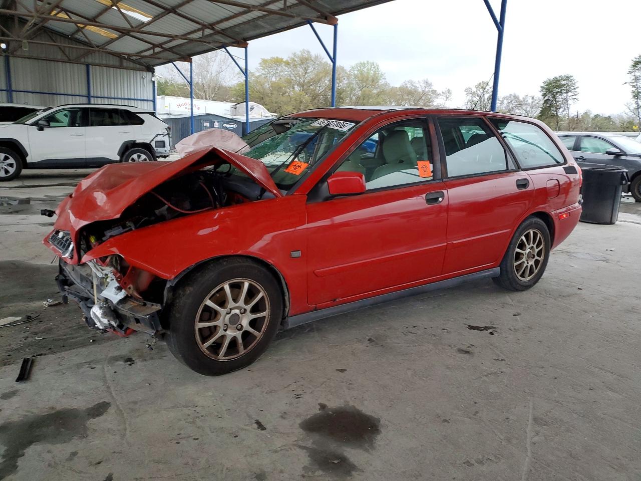 2004 Volvo V40, VIN YV1VW27564F080354 — Перед