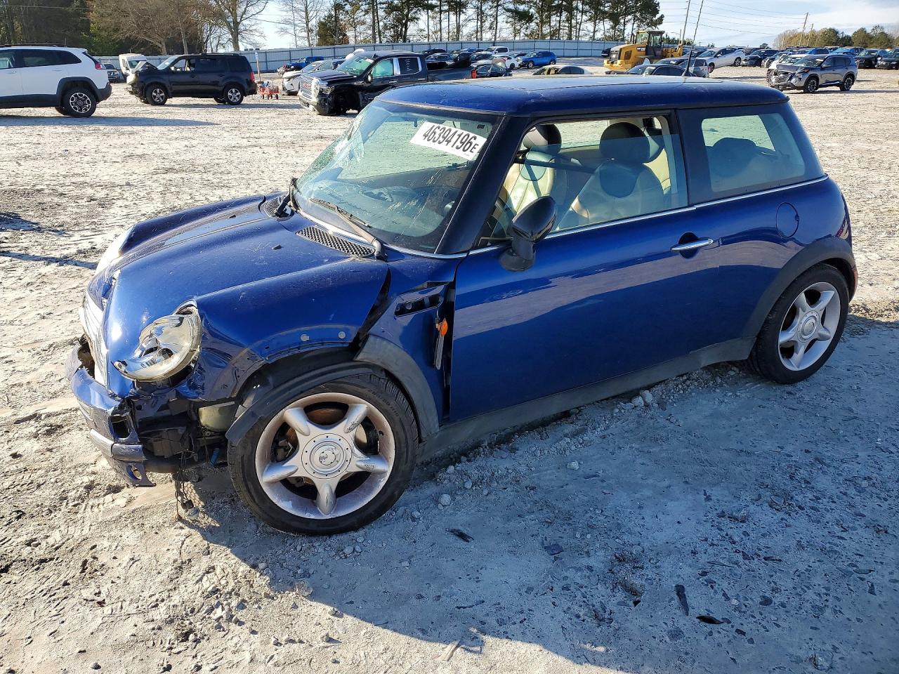 2003 MINI Hardtop, VIN WMWRC33473TJ52078 — Перед