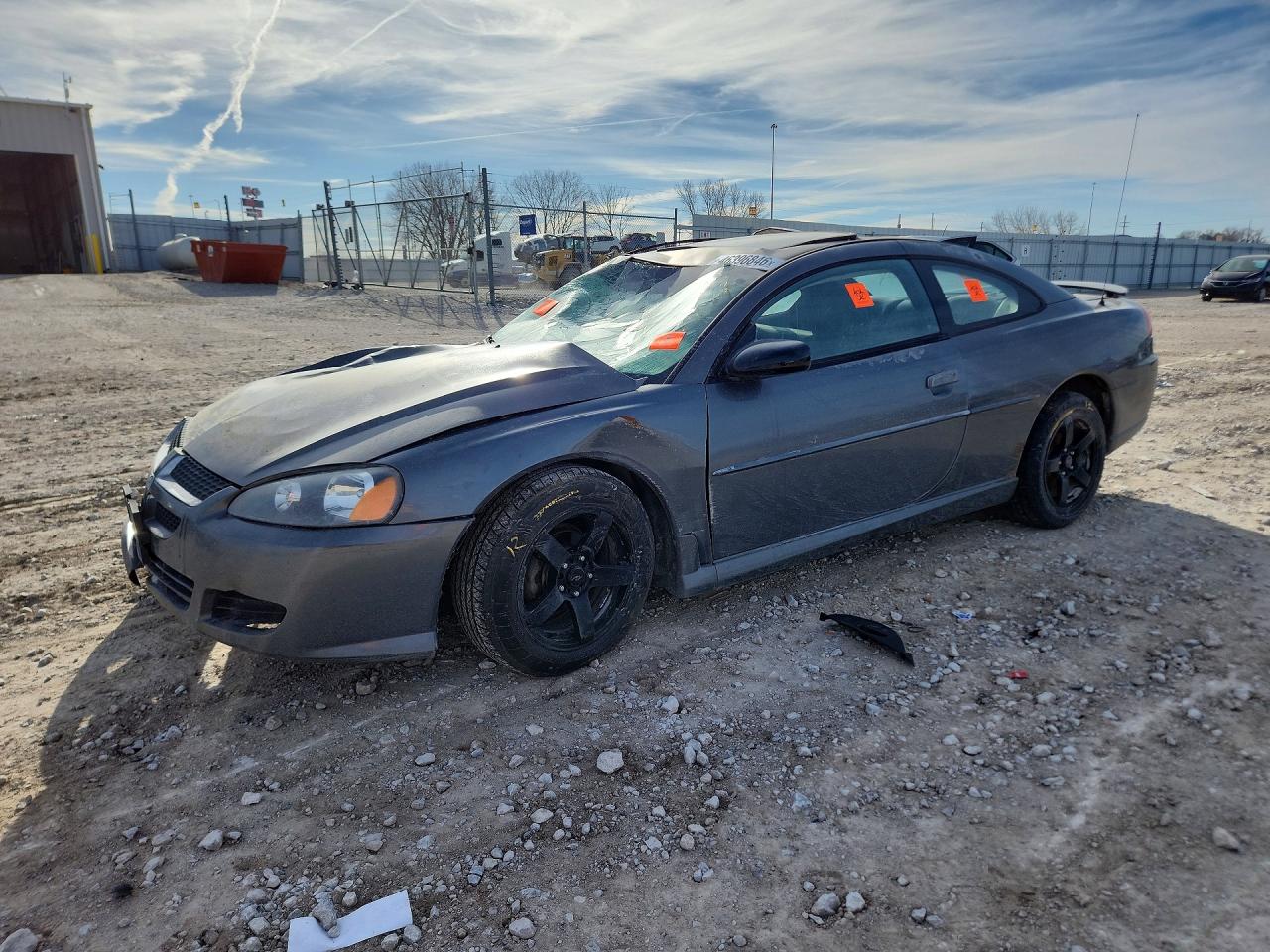 2005 Dodge Stratus SXT, VIN 4B3AG42G45E014561 — Side