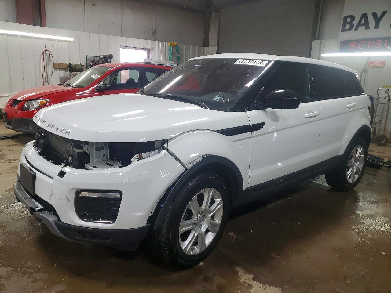 2019 Land Rover Range Rover Evoque SE, VIN SALVP2RXXKH346437 — Перед