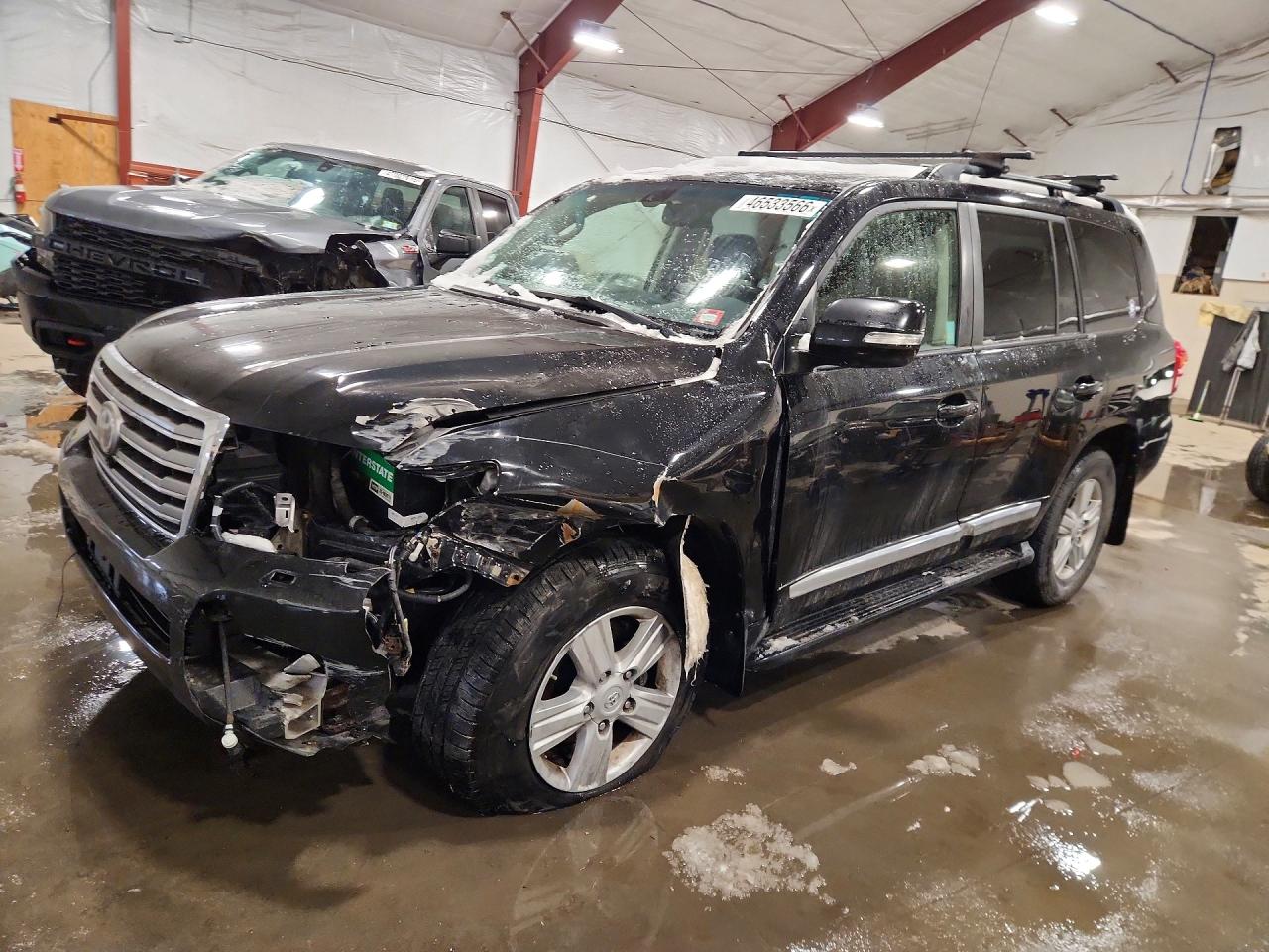 2014 Toyota Land Cruiser, VIN JTMHY7AJ3E4022537 — Front end