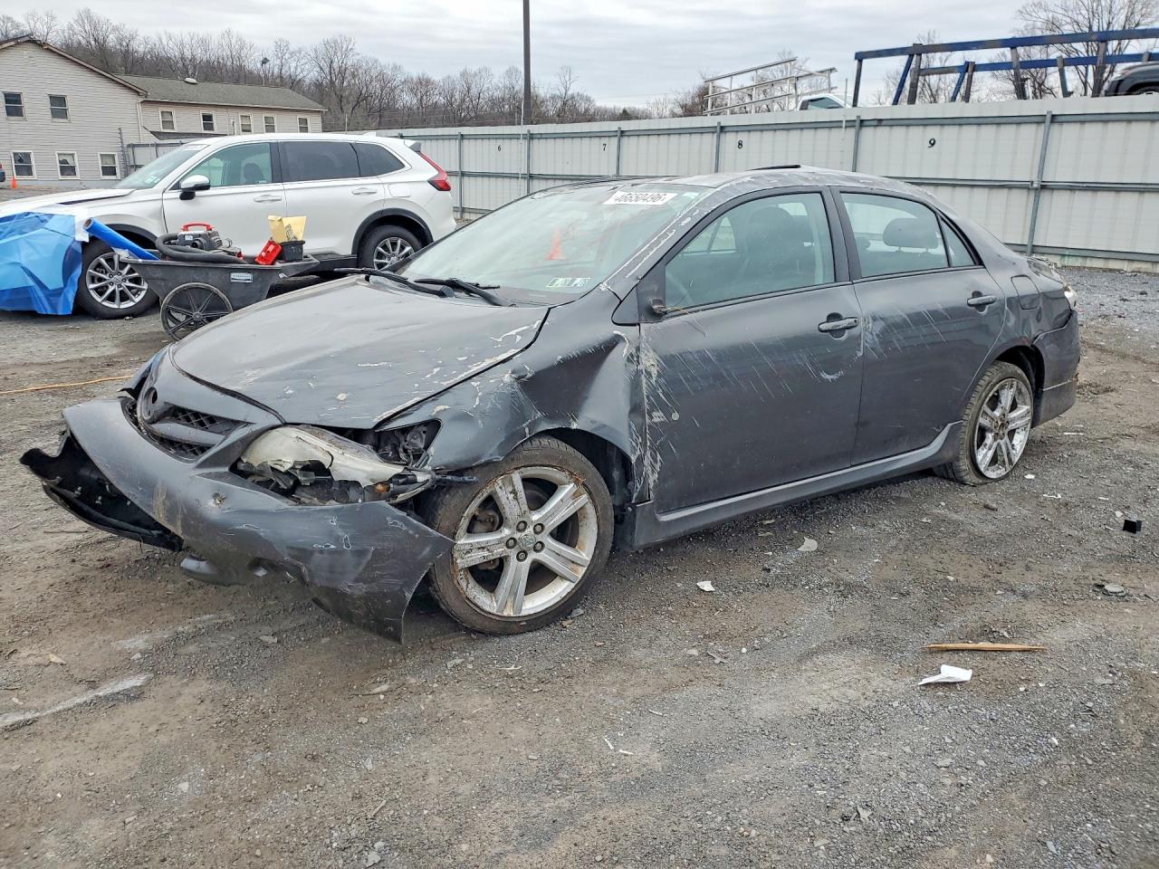 2013 Toyota Corolla S, VIN 2T1BU4EE6DC959374 — Front end