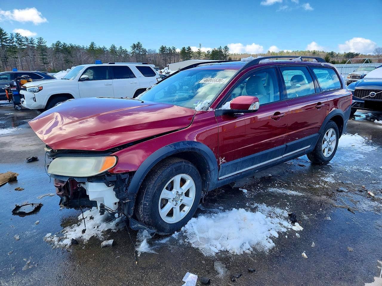 2008 Volvo XC70, VIN YV4BZ982X81015228 — Front end