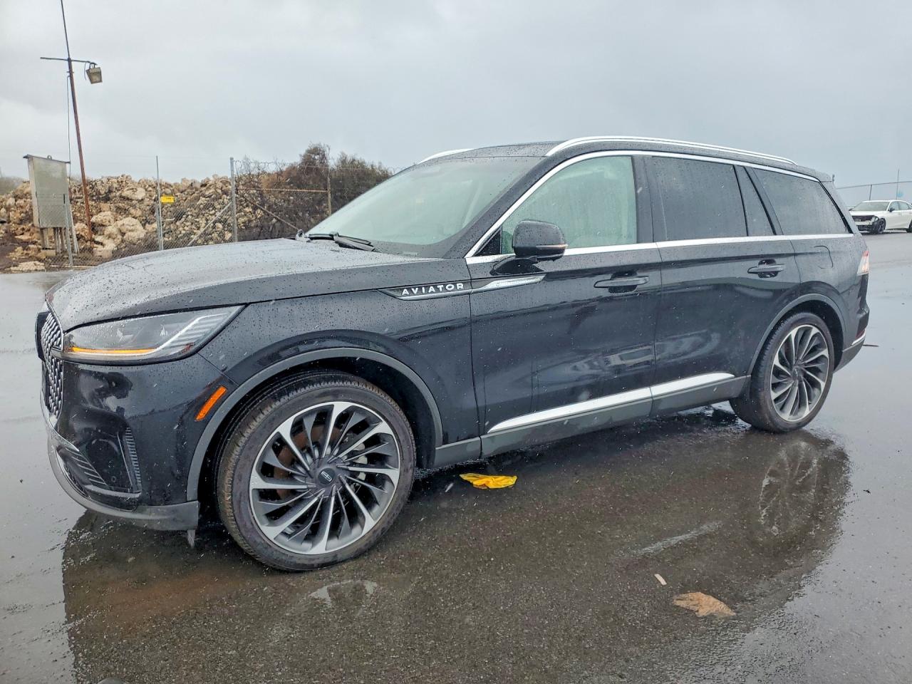 2025 Lincoln Aviator Reserve, VIN 5LM5J7WC8SGL05178 — Side