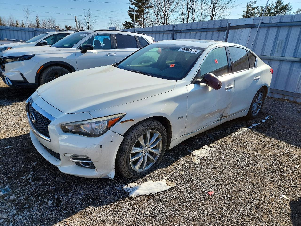 2016 Infiniti Q50 Premium, VIN JN1CV7AR2GM251192 — Front end