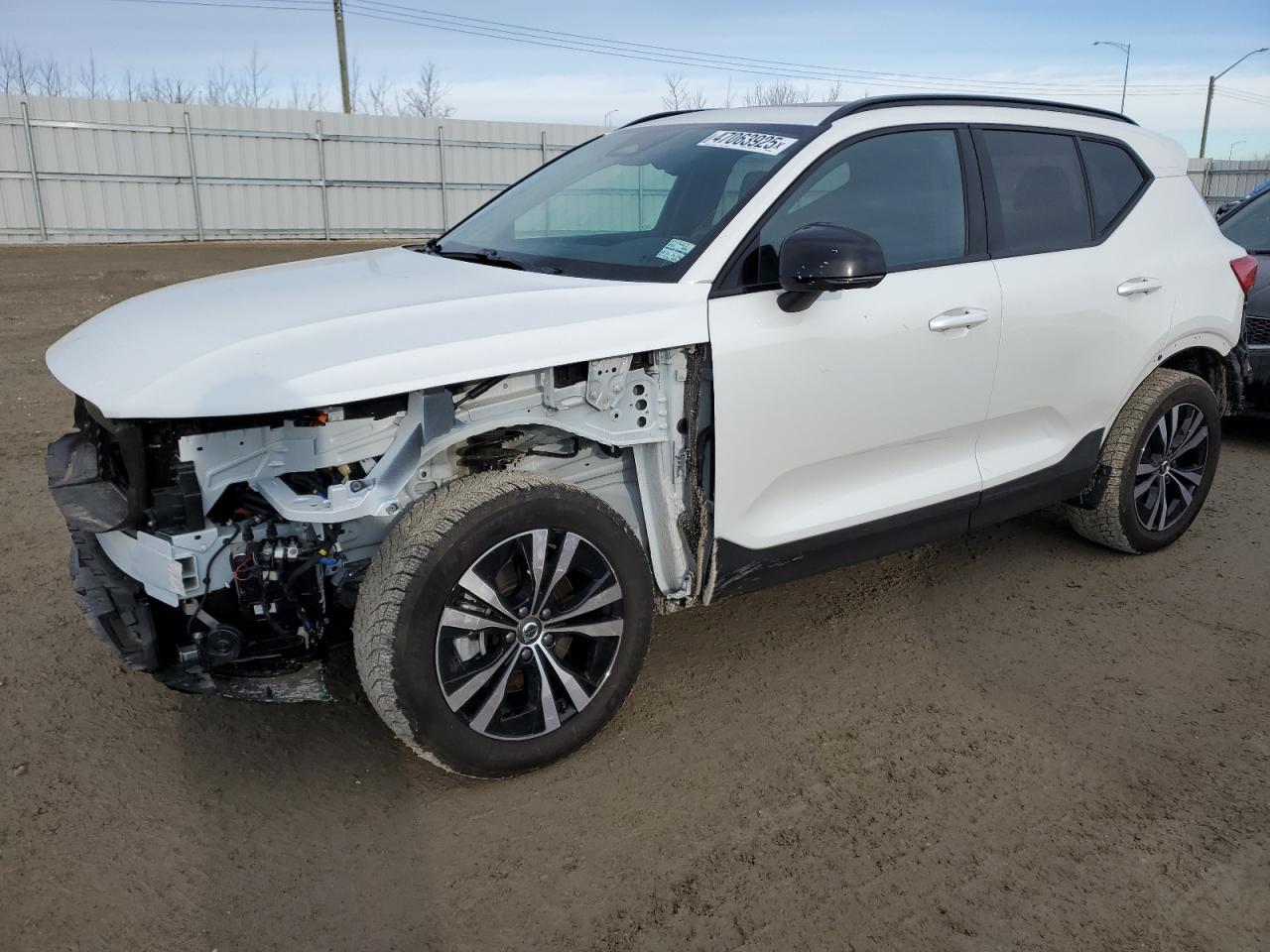2025 Volvo XC40 Plus Dark Theme, VIN YV4L12UC3S2456203 — Frame damage