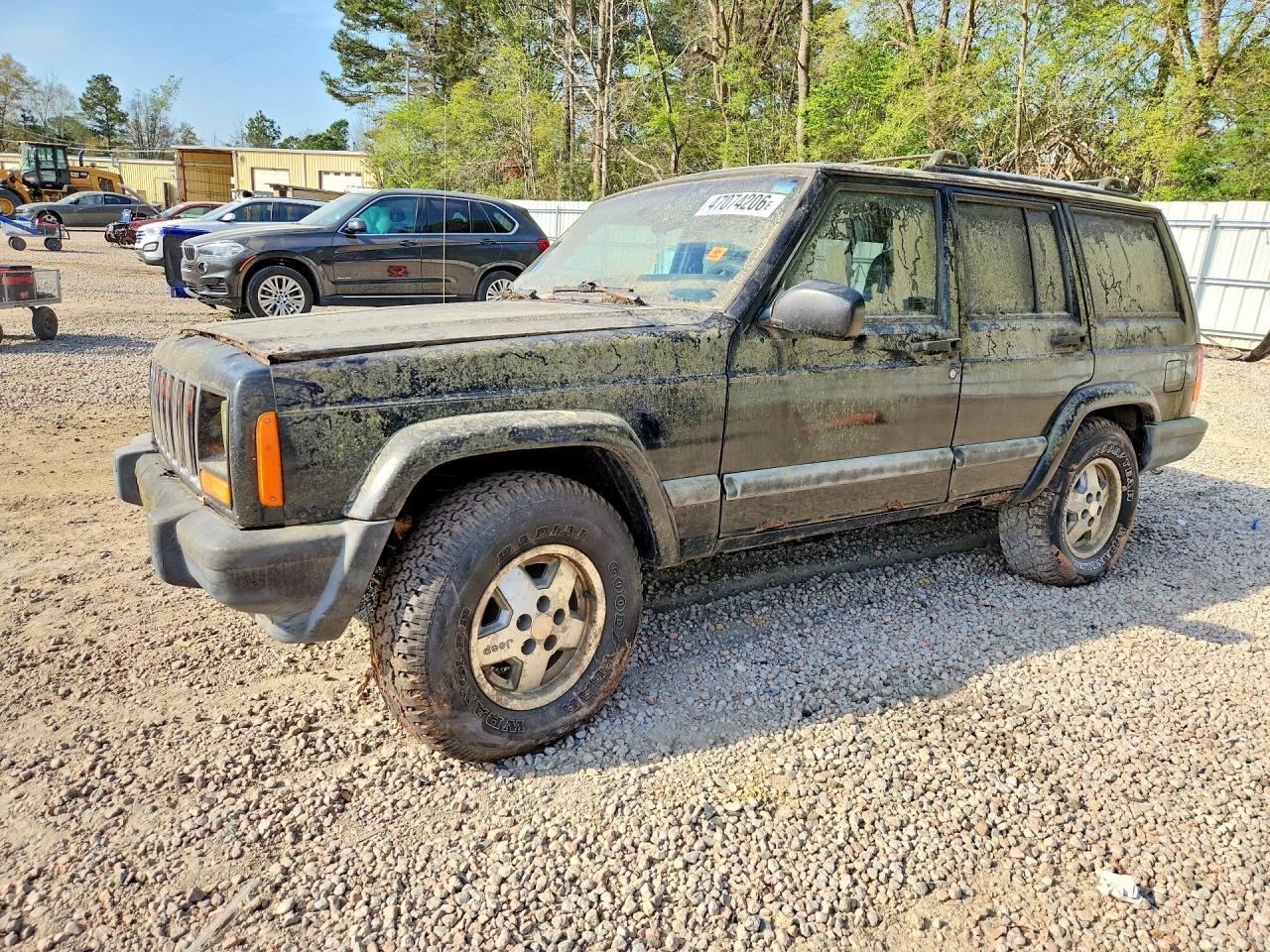 2001 Jeep Cherokee Sport, VIN 1J4FF48S41L569966 — Rear end