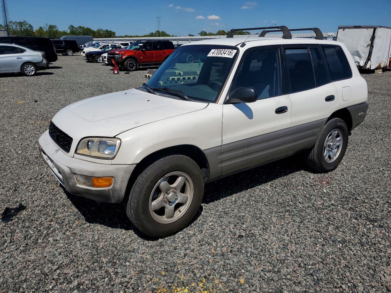 1998 Toyota RAV4, VIN JT3HP10V3W0181365 — Front end