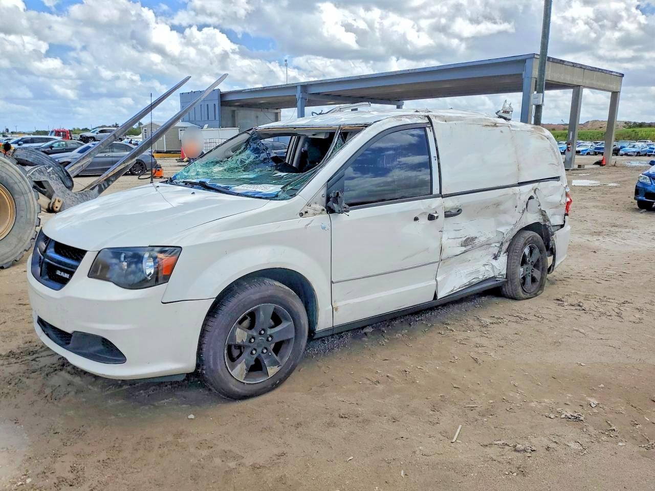 2012 Ram Cargo Van, VIN 2C4RDGAG6CR311488 — Roof