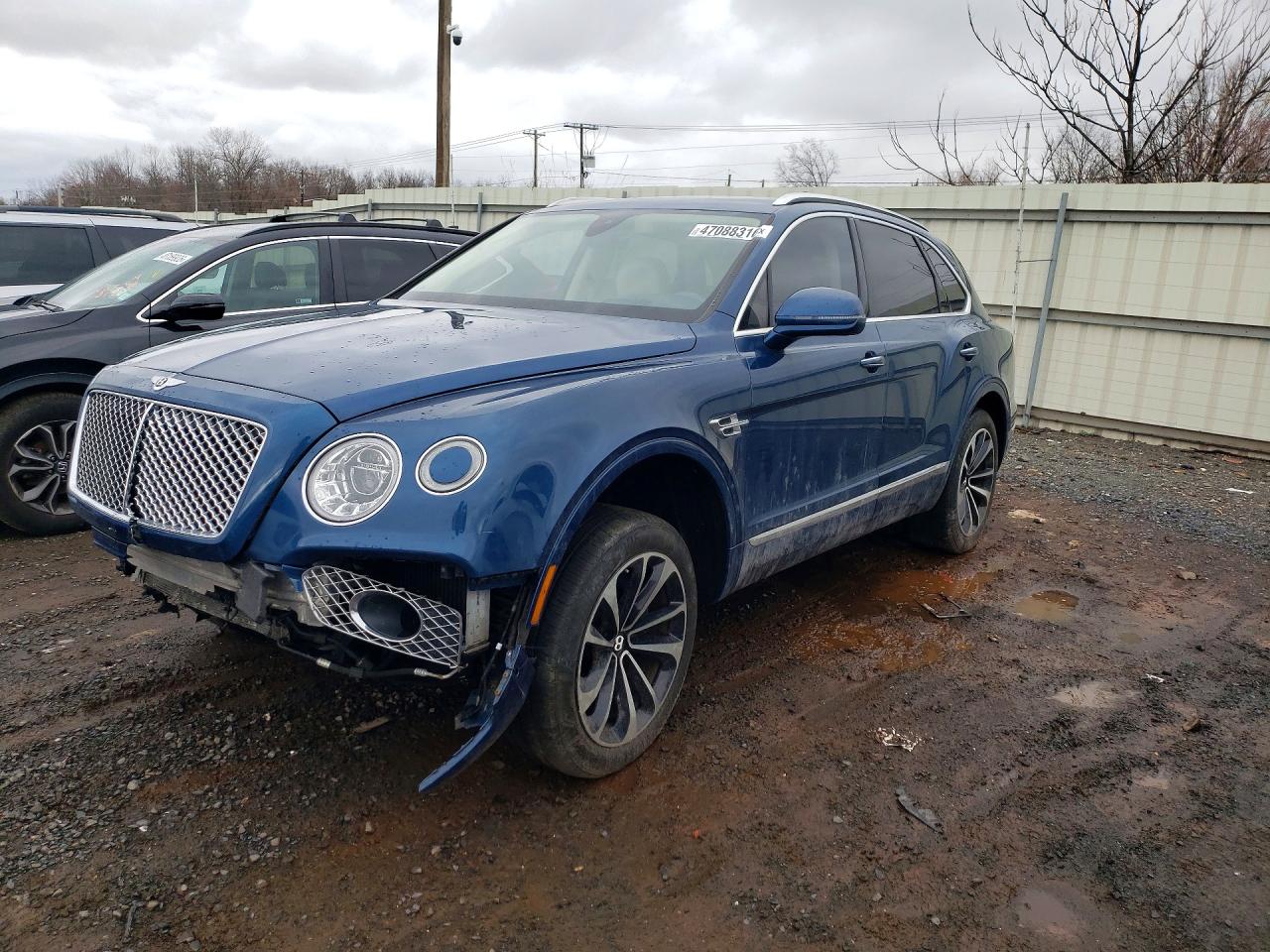 2017 Bentley Bentayga W12, VIN SJAAC2ZVXHC014876 — Auction photo