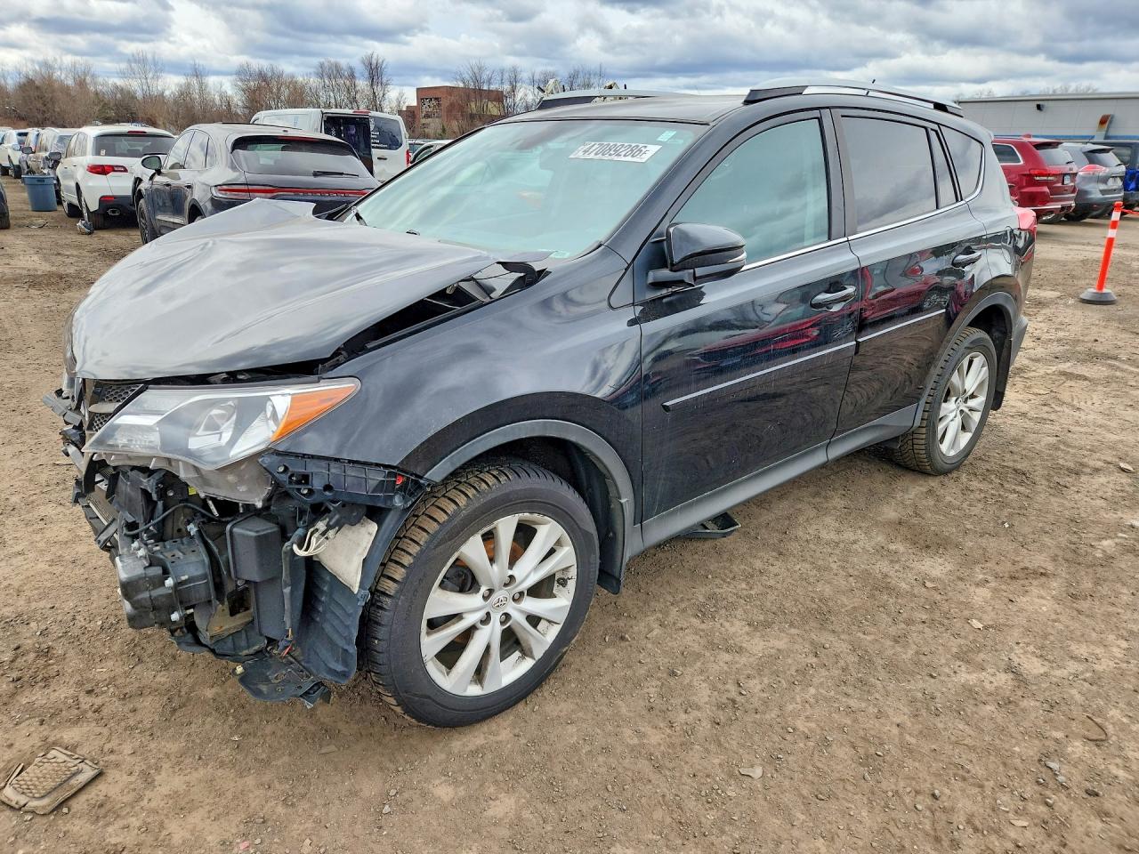 2015 Toyota RAV4 Limited, VIN 2T3DFREV8FW362655 — Front end