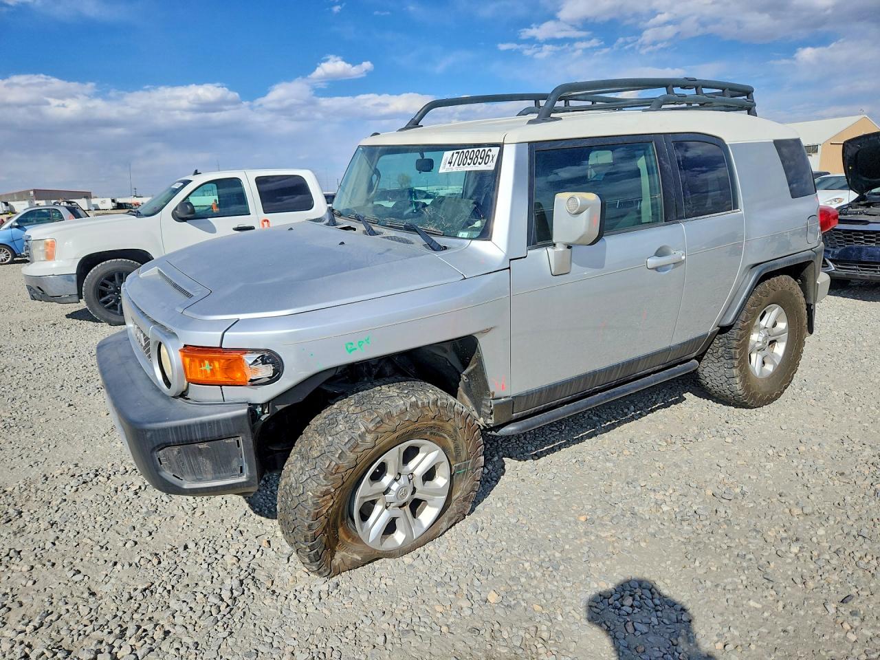 2007 Toyota FJ Cruiser, VIN JTEBU11F770014991 — Front end