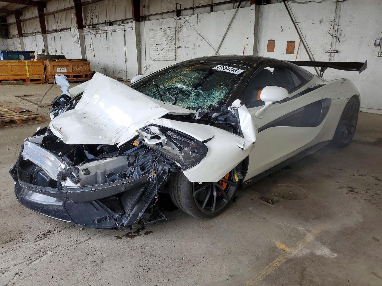 2019 McLaren 570S, VIN SBM13FAA7KW006388 — Front end