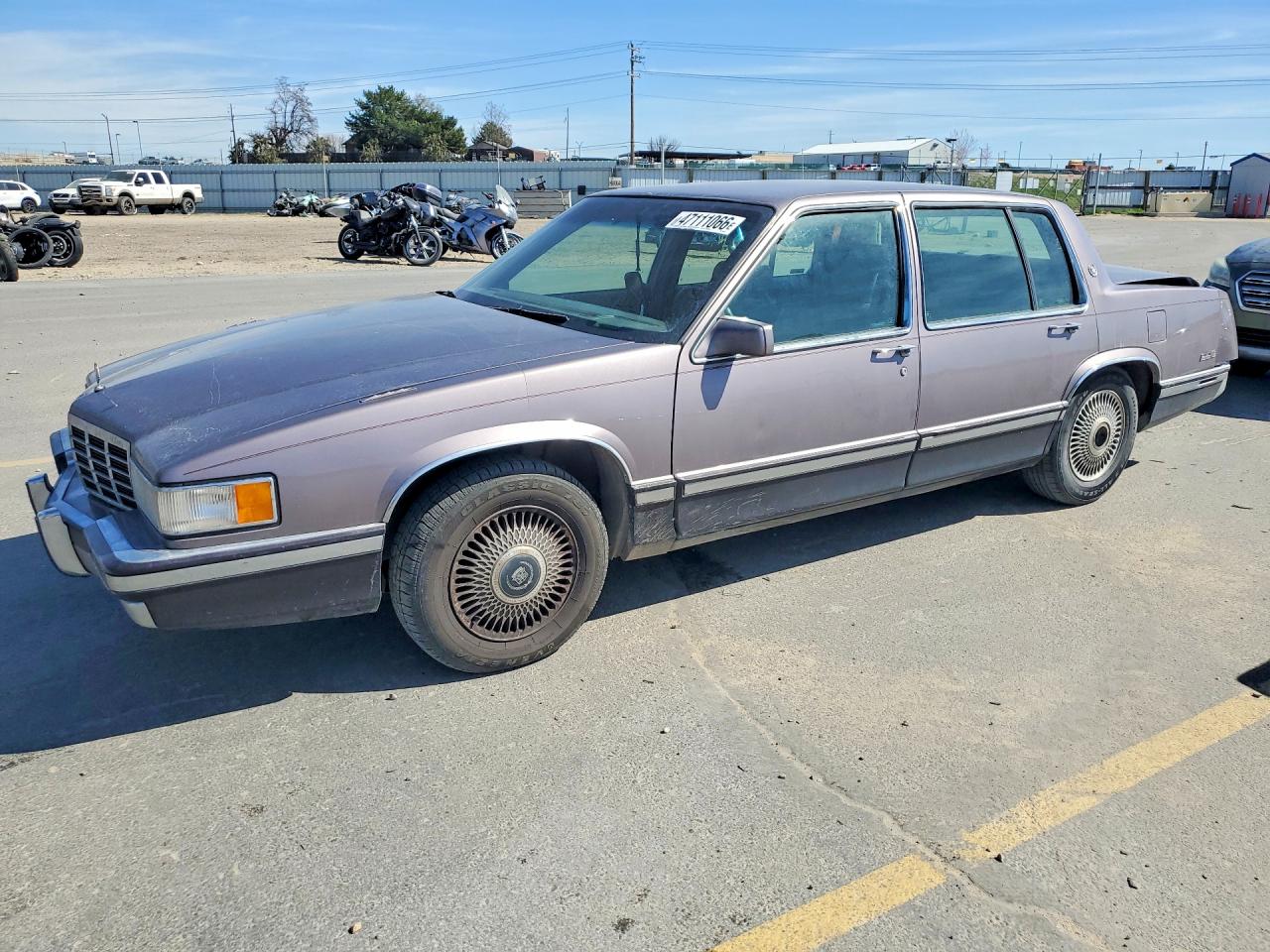 1993 Cadillac DeVille, VIN 1G6CD53B3P4318115 — Rear end