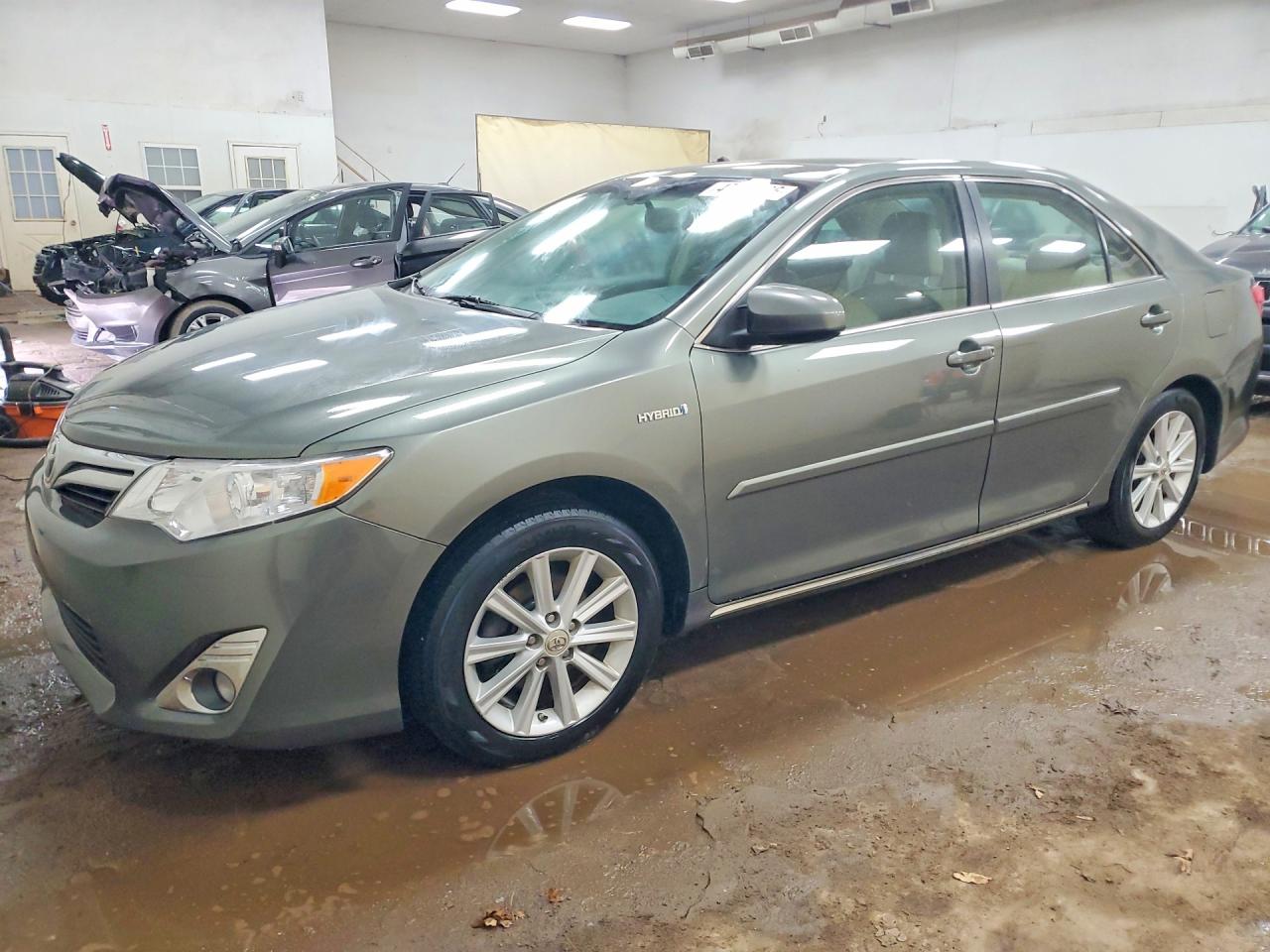 2013 Toyota Camry LE, VIN 4T1BD1FK0DU064433 — Engine fire
