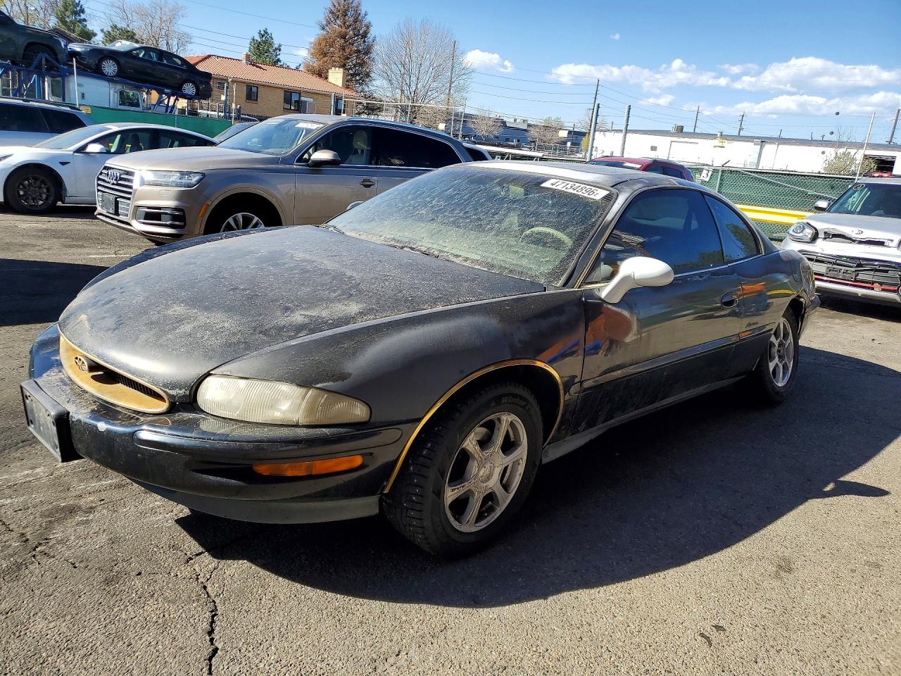 1996 Buick Riviera, VIN 1G4GD2214T4710225 — Зад