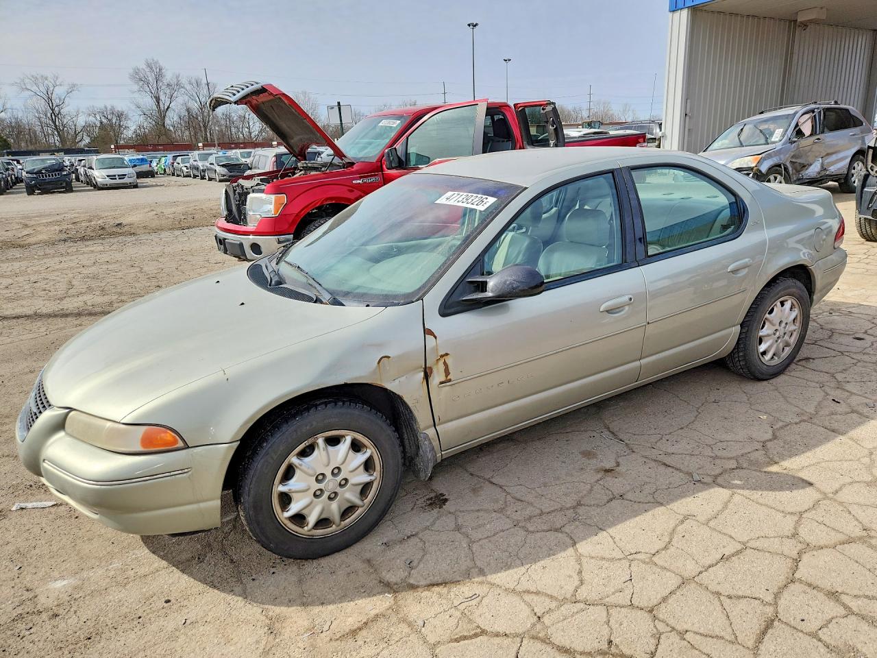 2000 Chrysler Cirrus LXi, VIN 1C3EJ56HXYN174559 — Side