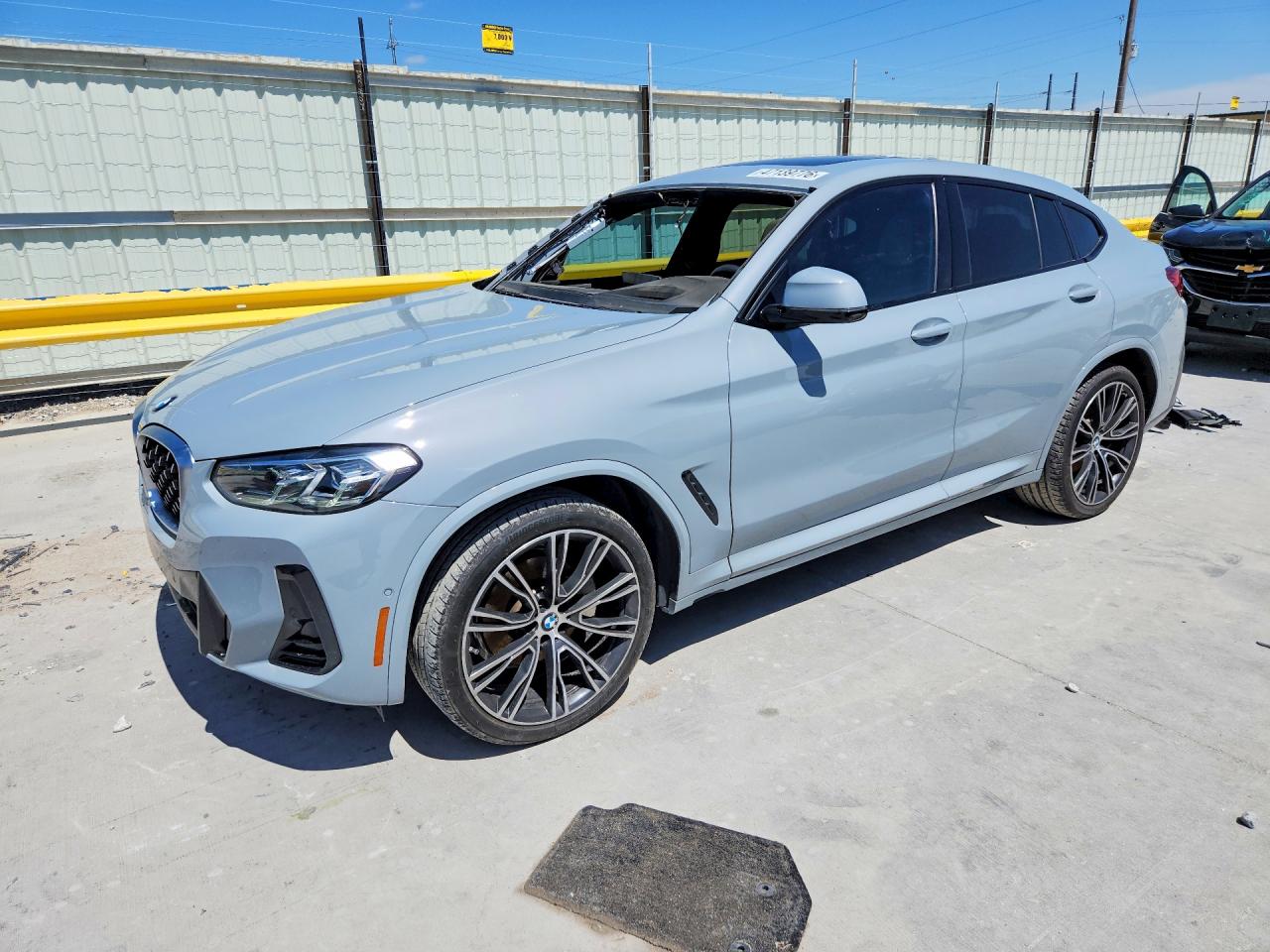 2024 BMW X4 xDrive30i, VIN 5UX33DT05R9U36292 — Front end