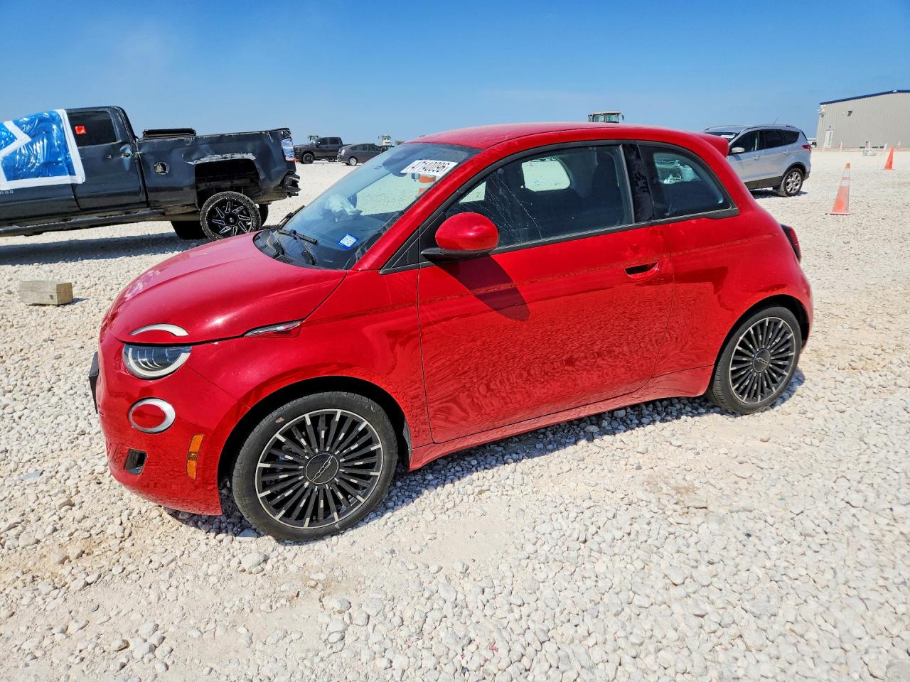 2024 FIAT 500e INSPI(RED), VIN ZFAFFAA48RX209773 — Front end