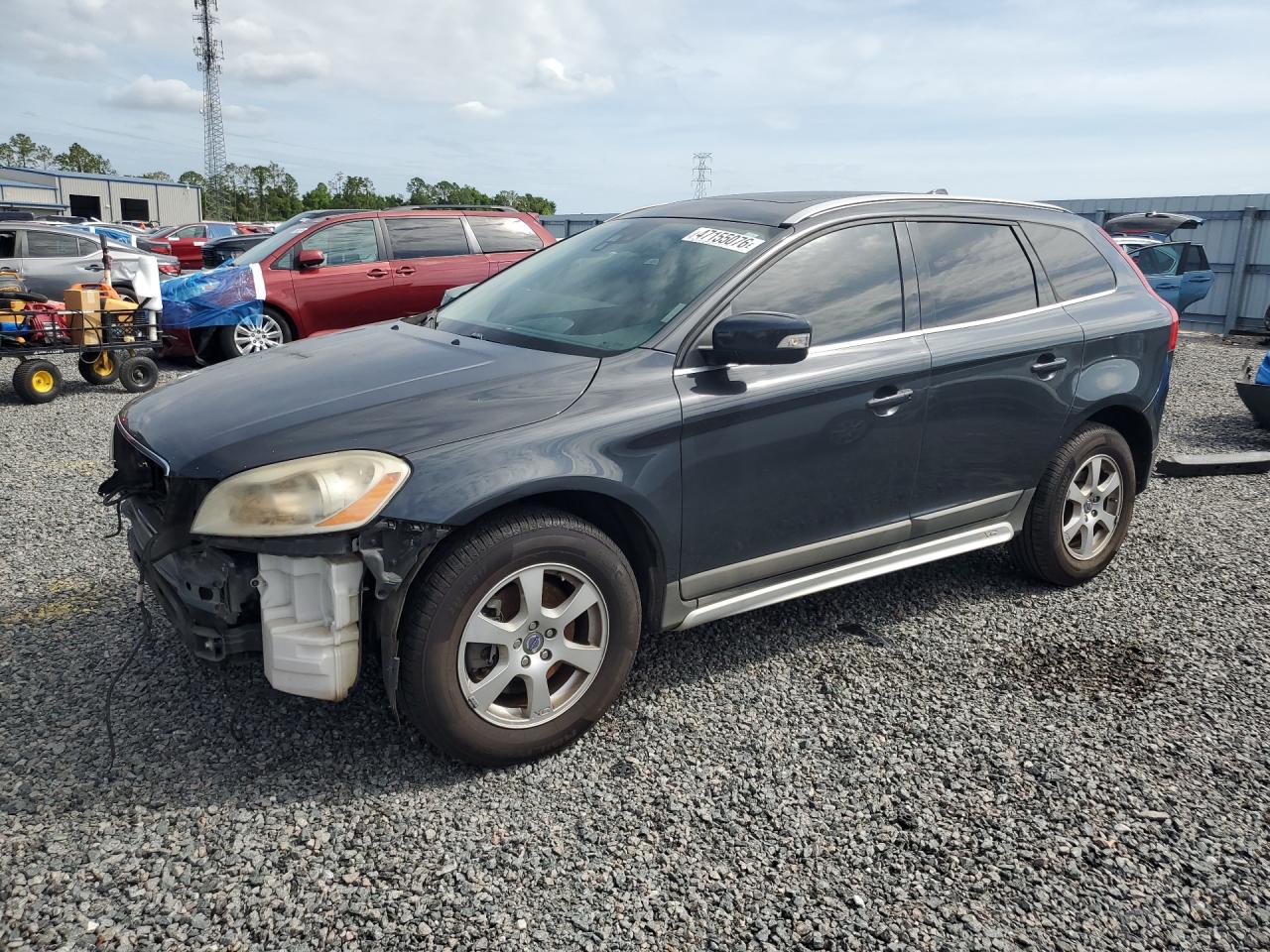 2011 Volvo XC60 3.2L, VIN YV4952DL9B2160584 — Front end
