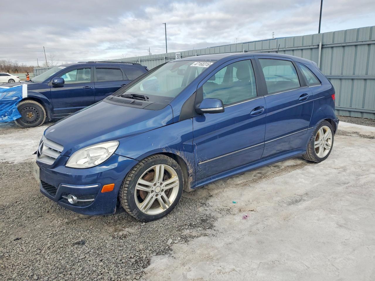 2010 Mercedes-Benz B 200, VIN WDDFH3EB0AJ580303 — Front end