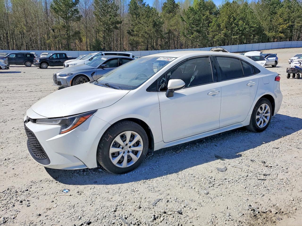 2021 Toyota Corolla LE, VIN JTDEPMAE3MJ167567 — Side