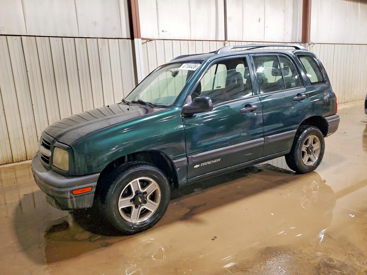 2002 Chevrolet Tracker, VIN 2CNBJ13C526951723 — Front end
