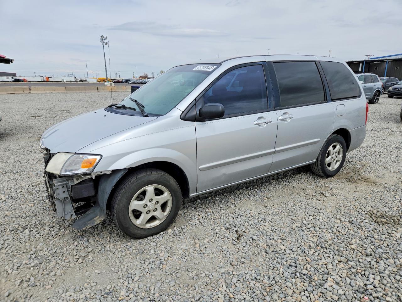 2001 Mazda MPV DX, VIN JM3LW28Y710199168 — Front end