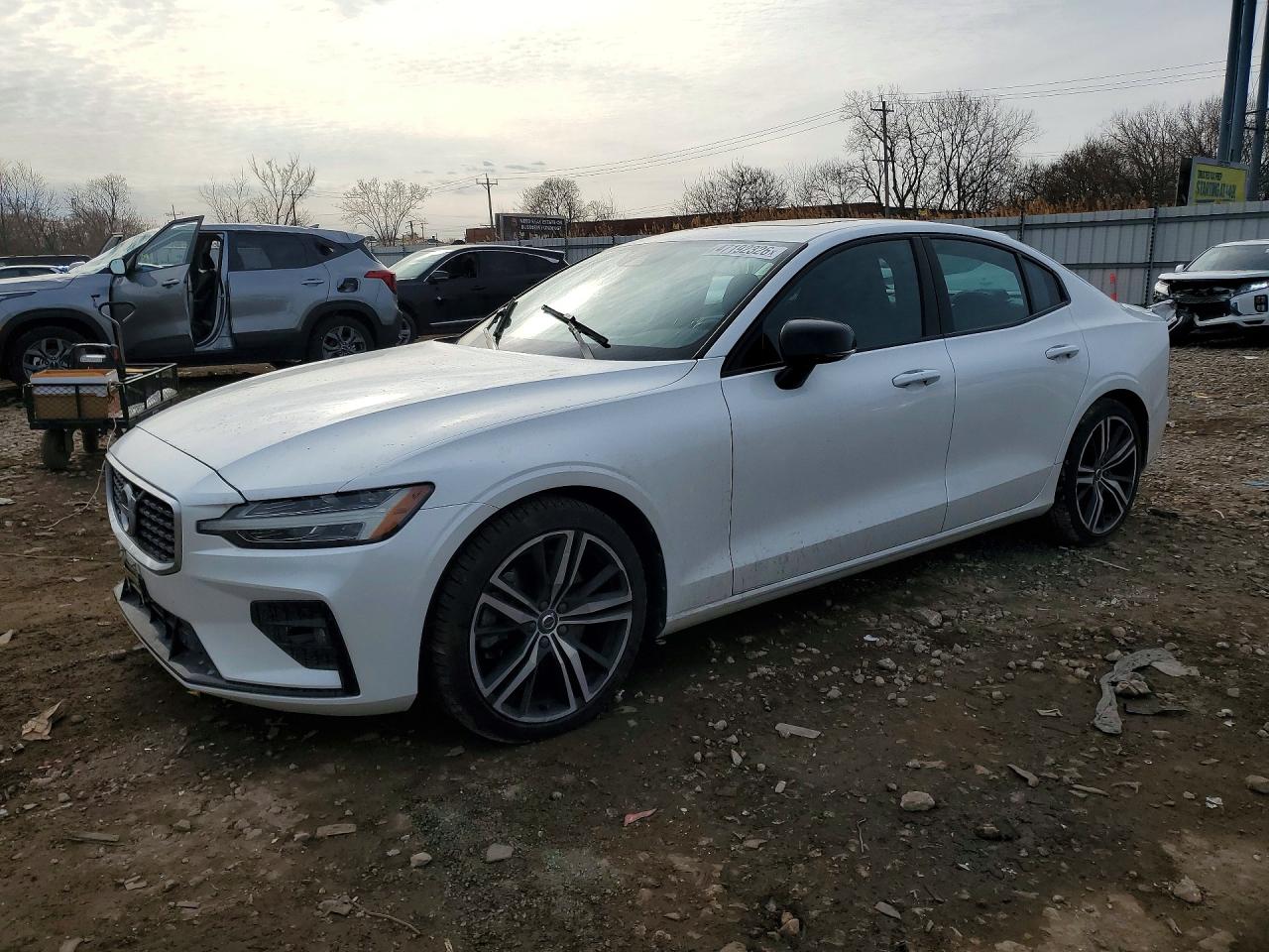 2019 Volvo S60 R-Design, VIN 7JRA22TM7KG014501 — Minor dents and scratches