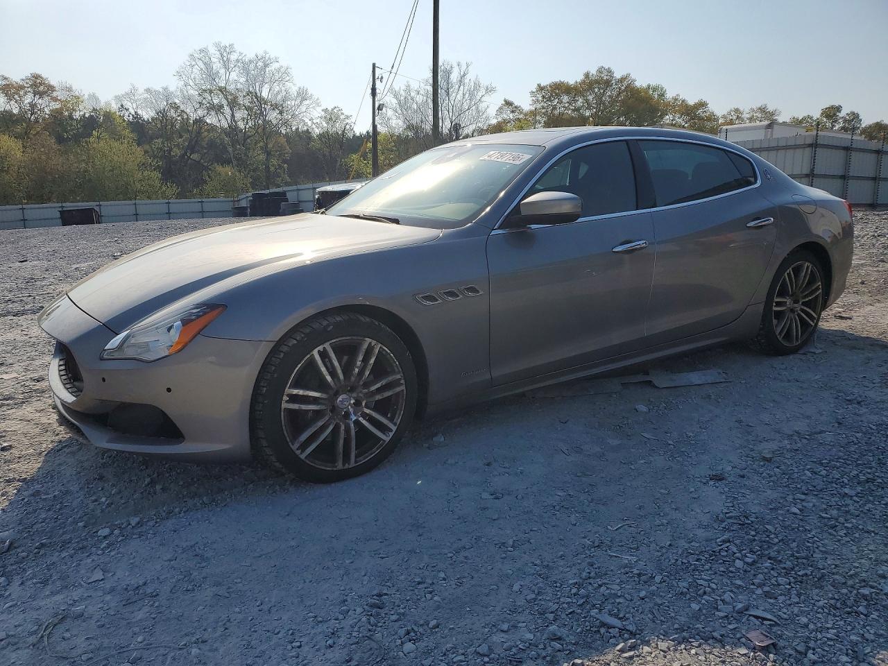 2017 Maserati Quattroporte, VIN ZAM56RPL5H1197077 — Front end