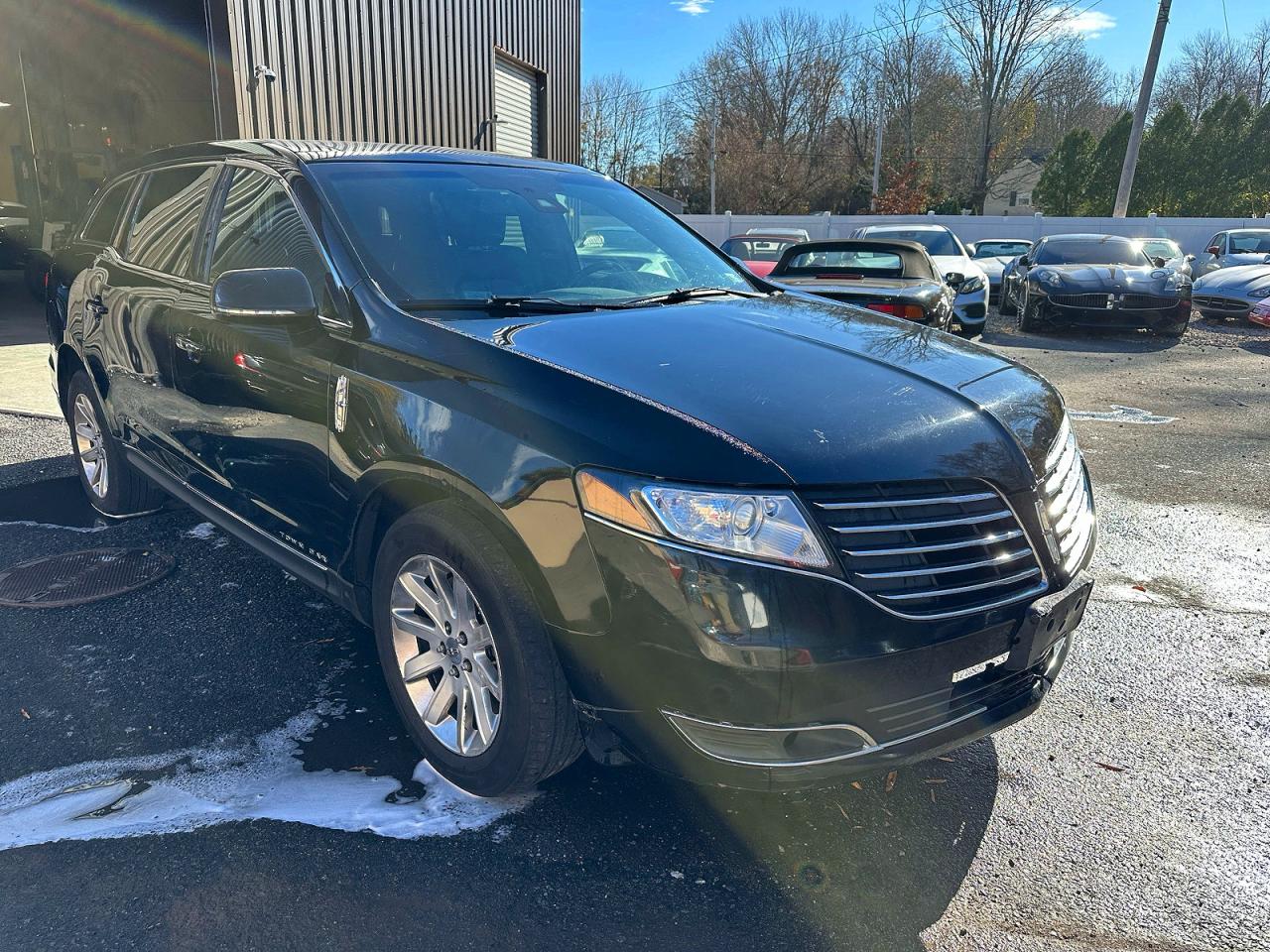 2018 Lincoln MKT, VIN 2LMHJ5NK6JBL02688 — Обычный износ