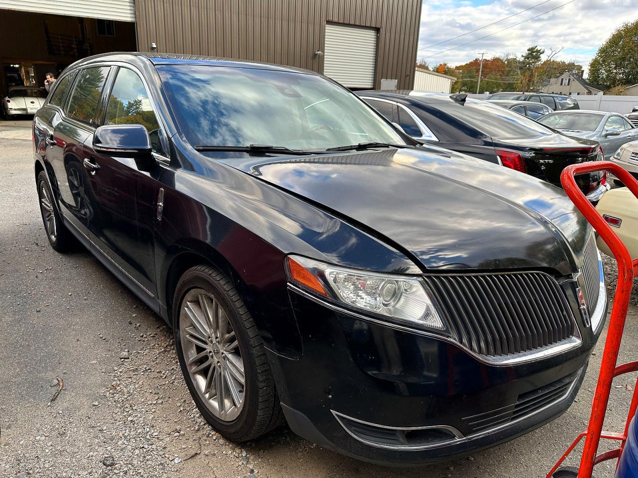 2016 Lincoln MKT EcoBoost, VIN 2LMHJ5AT1GBL01391 — Normal wear