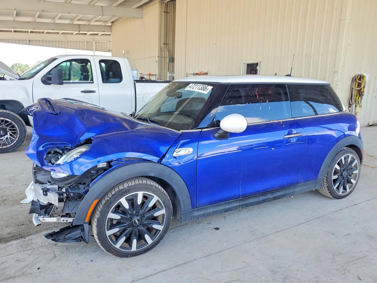 2019 MINI Hardtop Cooper S, VIN WMWXP7C52K2A50156 — Front end