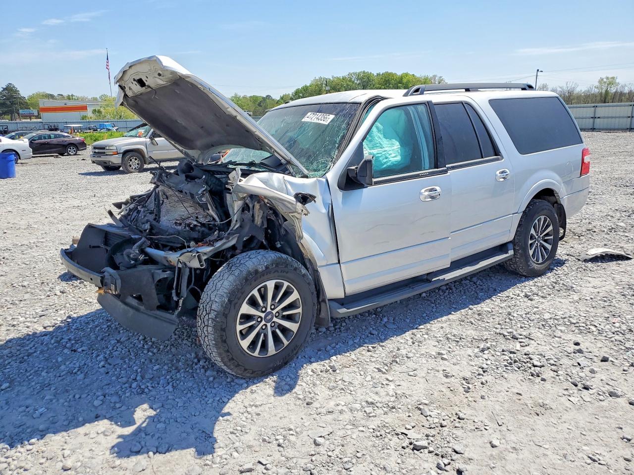 2015 Ford Expedition Max XLT, VIN 1FMJK1HT7FEF38351 — Auction photo