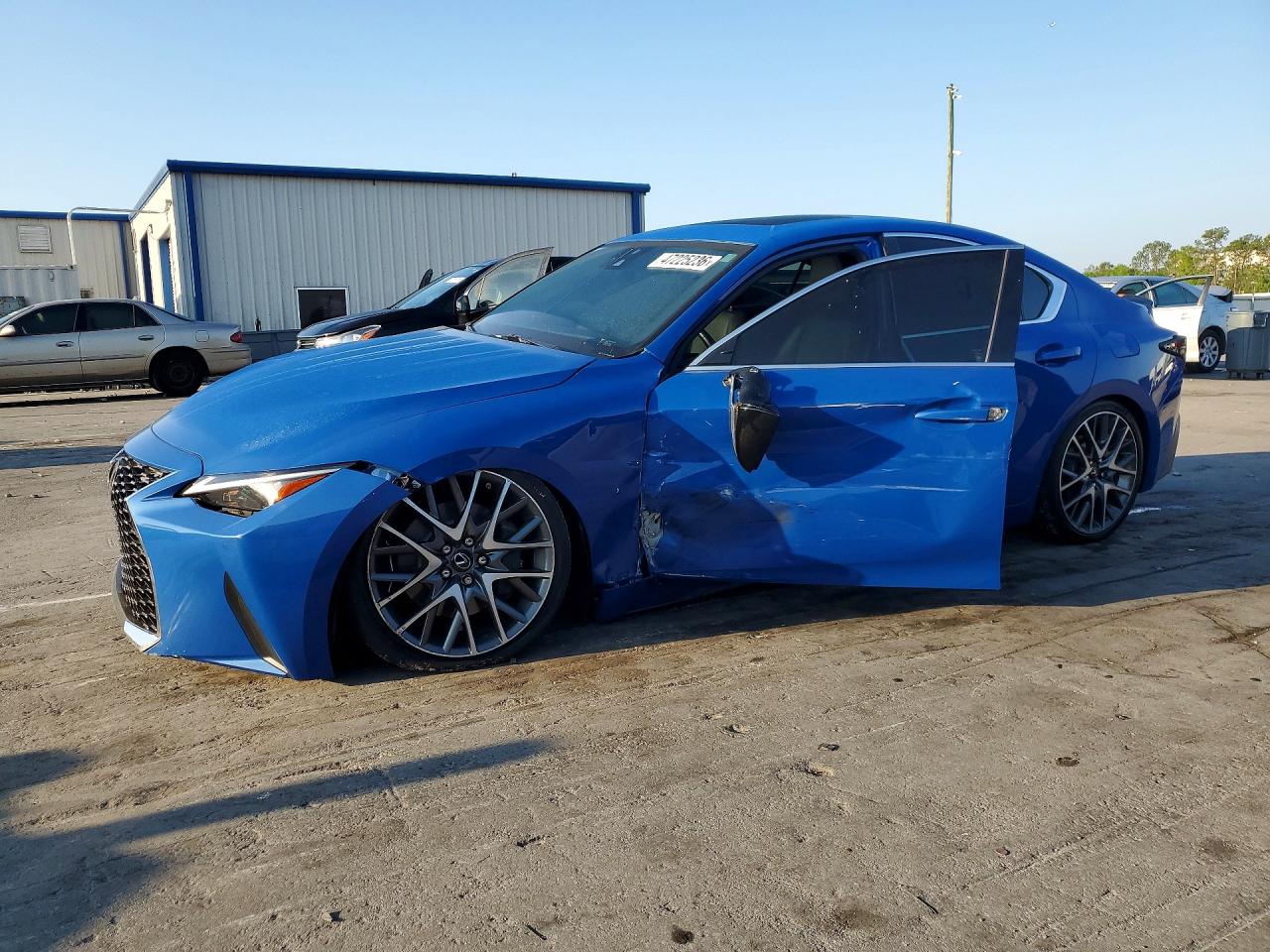 2021 Lexus IS 300, VIN JTHC81F28M5044257 — Бок
