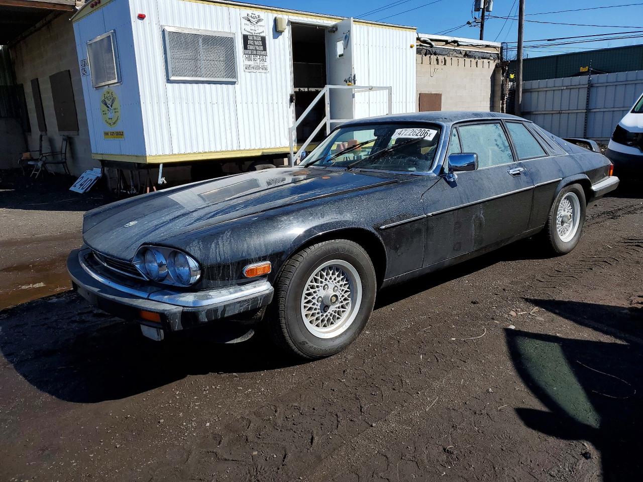 1989 Jaguar XJS, VIN SAJNA5843KC150372 — Engine fire